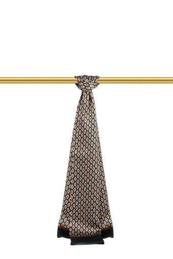 وشاح حريري رجالي منقوش باللون البيج 