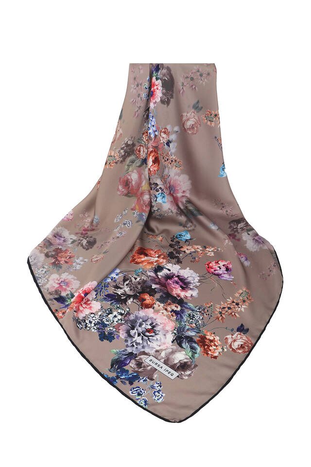 وشاح مربع حريري بنمط بيجونيا حليبي اللون - 3