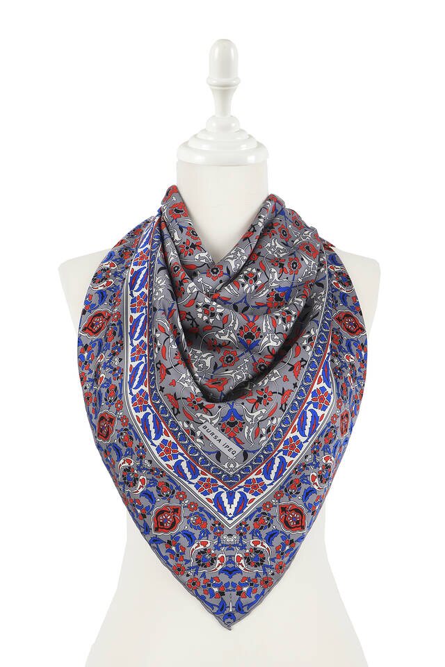 وشاح مربع حرير منقوش تركي رمادي - 2