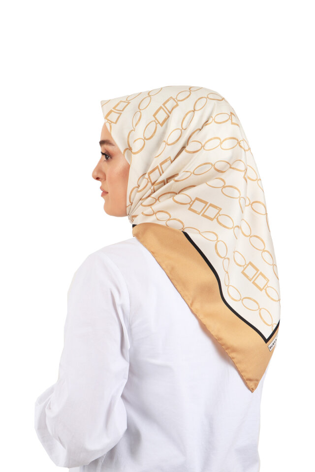 وشاح مربع من الحرير بنمط سلسلة ذهبية 