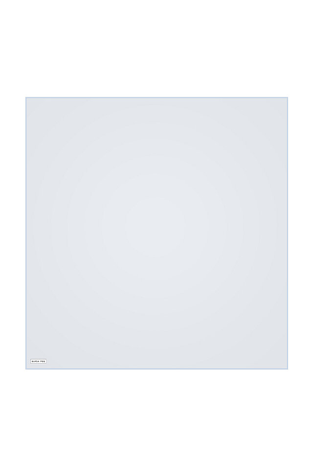 وشاح مربع من الحرير بلون أزرق فاتح خالص 