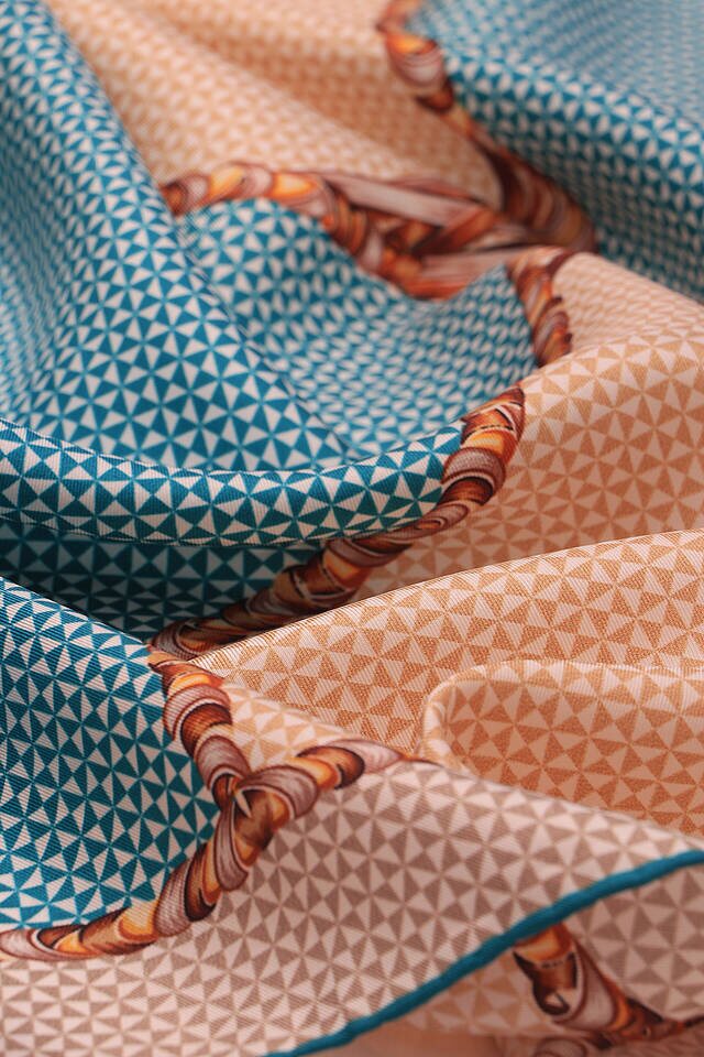 وشاح مربع من نسيج التويل الحريري بنقشة النعناع النعناع - 3