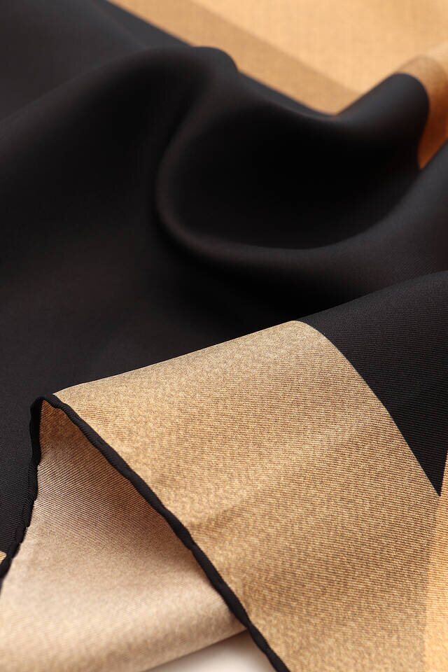 الذهب الأسود نمط هندسي حك الحرير وشاح مربع - 3