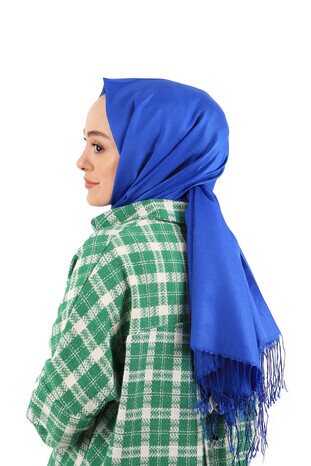 وشاح ساكس بمظهر حريري 