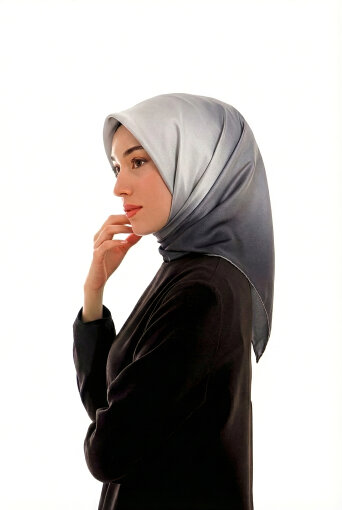 وشاح مربع حرير سورا متدرج رمادي مدخن 