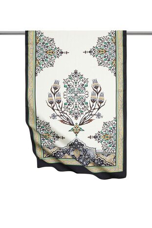 الشمعدان الأسود الذهبي نمط واسع حريري الفولار 