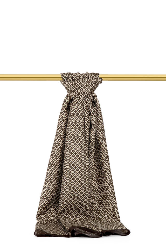 البني العسل نمط حك الحرير وشاح 