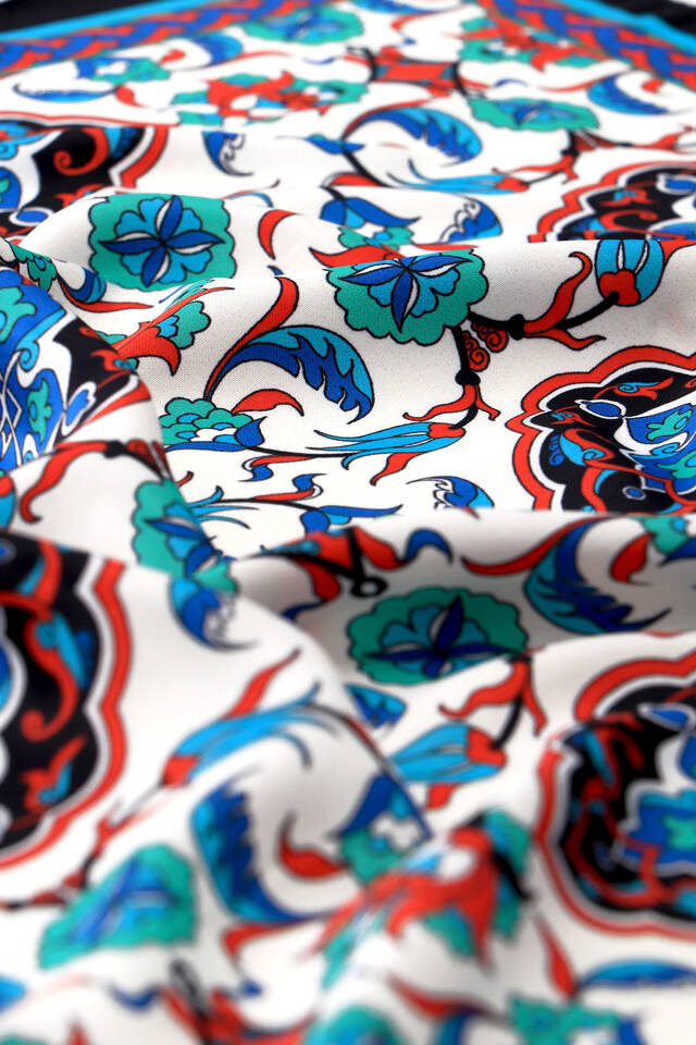 مربع جيب حريري بنمط البلاط الأسود - 3