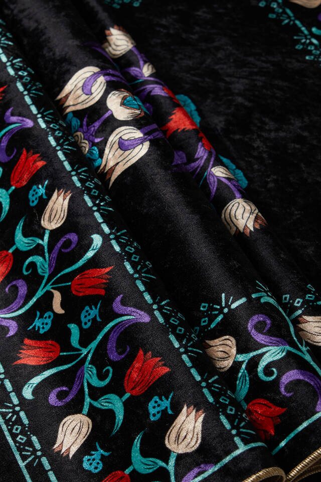 سجادة صلاة المخمل الأسود - 2