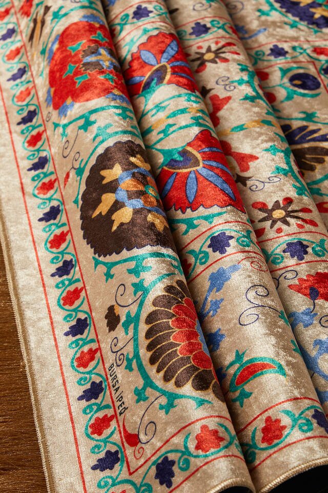 سجادة صلاة من المخمل الكريمي - 2