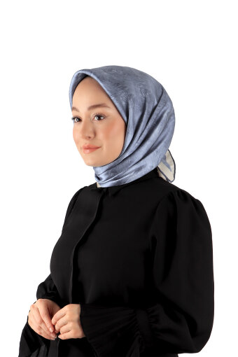 وشاح حريري مربع بفرشاة نيلي 