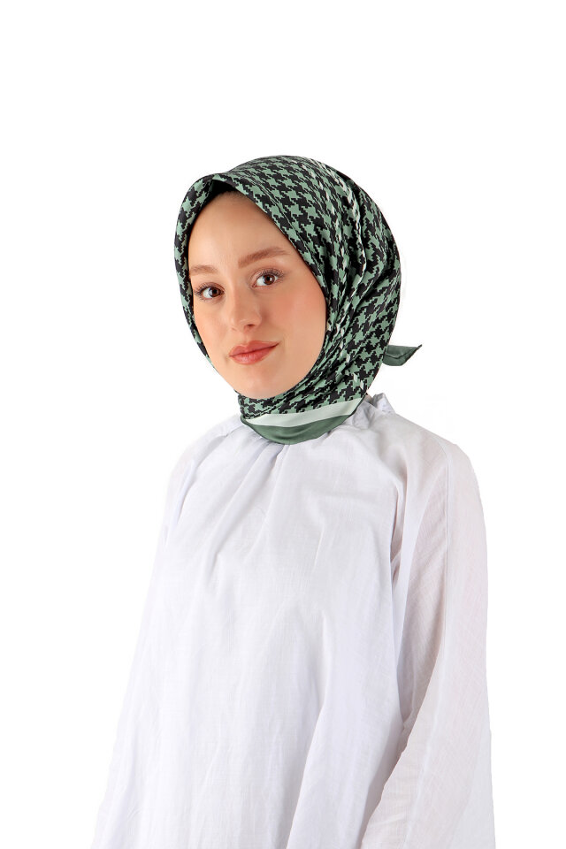 وشاح مربع من الحرير بنمط Houndstooth باللون الأخضر 