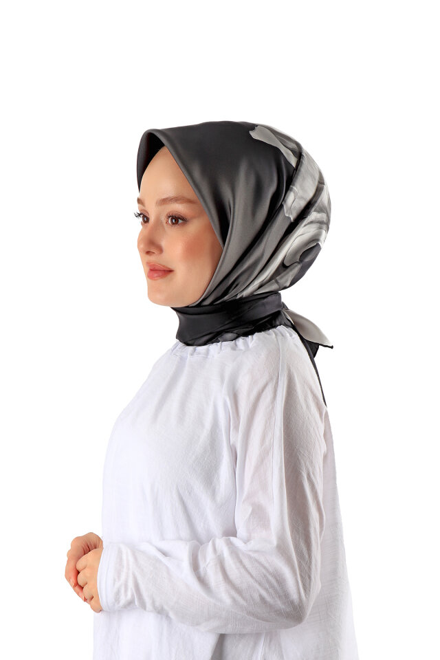 وشاح مربع من الحرير بنمط القزحية السوداء 
