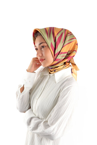 وشاح مربع من الحرير بنمط نيلسو البرتقالي 