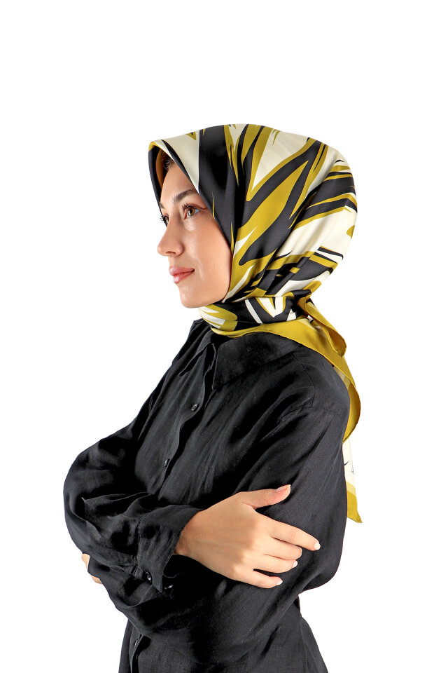 وشاح مربع من الحرير بنمط نيلسو باللون الأخضر الحمضي 