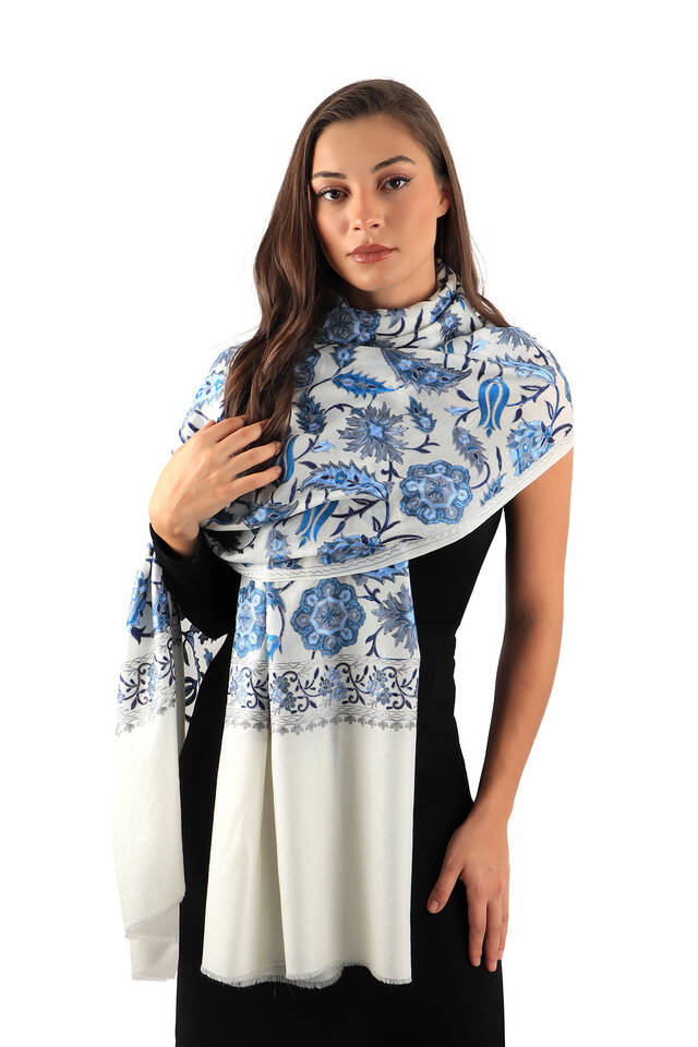 شال سوزاني من الصوف باللون البيج الفاتح مطرز بالكامل - 2