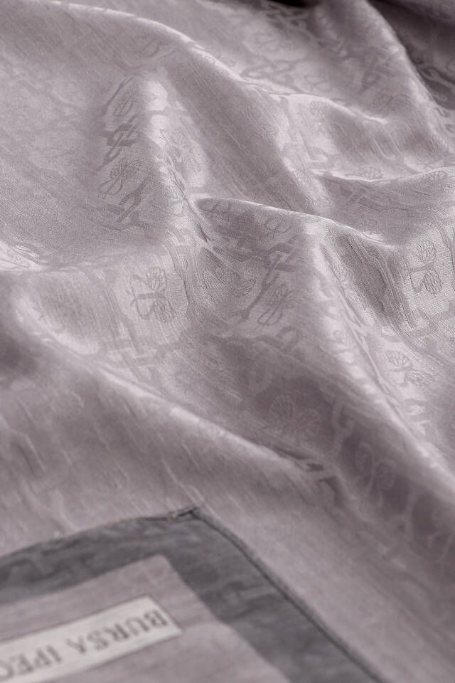 شال حرير قطني بنقشة فراشة الجمشت - 4