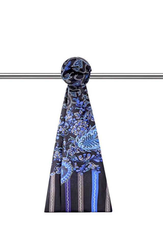 شال ناعم بنقشة اللبلاب الأزرق 