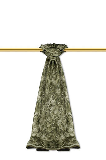 شال حرير مائل بنقشة فرشاة خضراء عشبية 