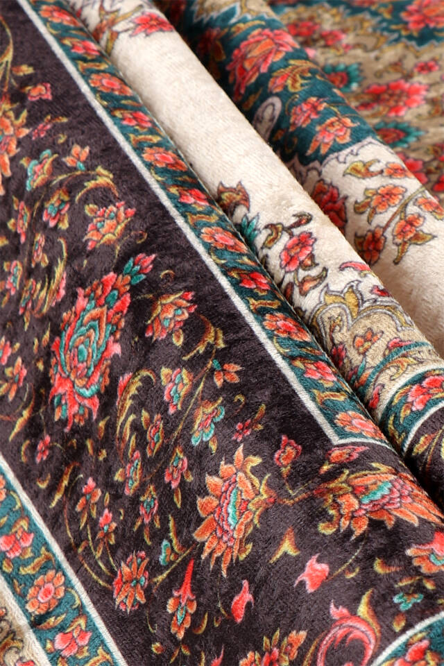 سجادة صلاة مخملية كريمية - 2