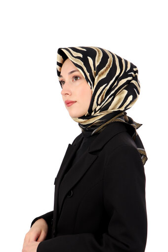 وشاح حريري مائل بنقشة حمار وحشي ذهبي 