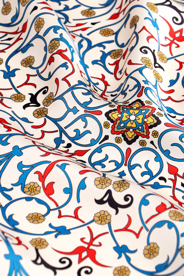 وشاح حرير سورا بنقشة اللبلاب الفيروزي - 4