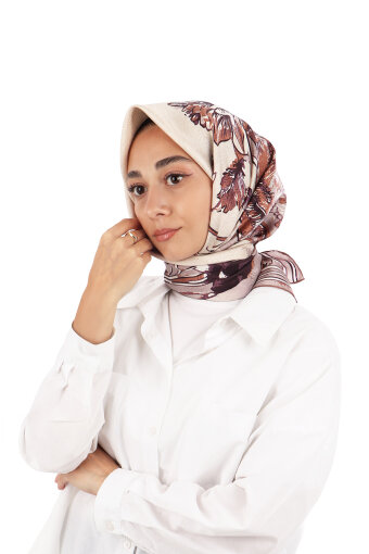 وشاح حريري مائل بنقشة بحر المنك 