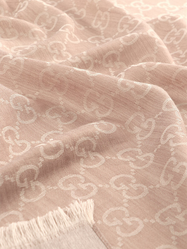 Doğallığın ve Zarafetin Buluştuğu Nokta: Pamuk İpek Şal