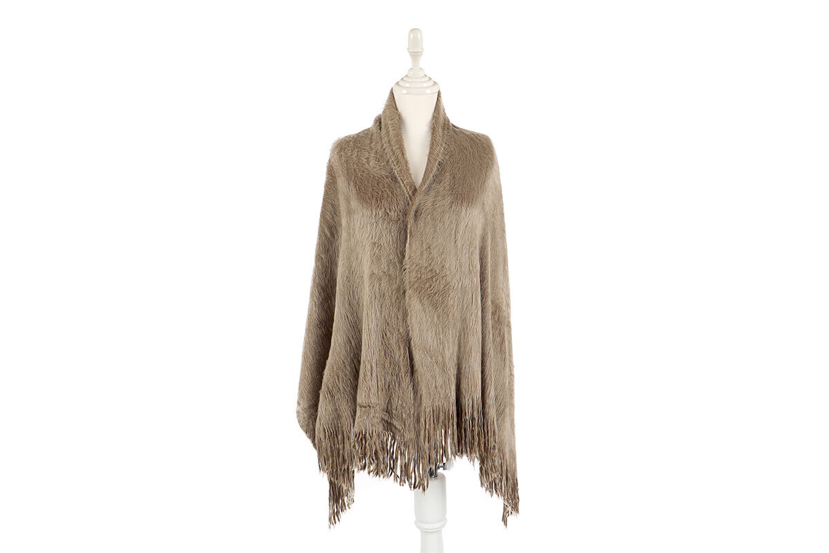 Omuz Şalı: Şıklığın ve Konforun Simgesi