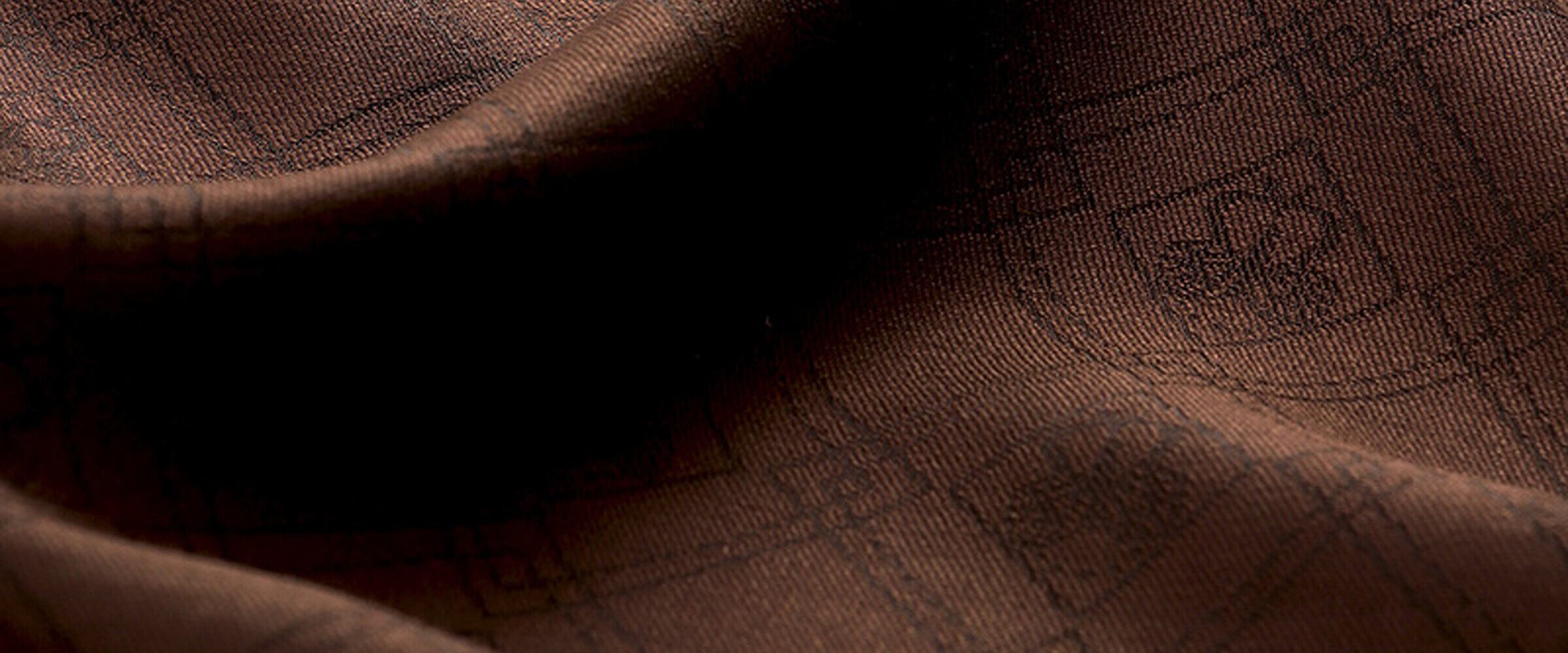 Jakarlı Şallar: Kültürel Desenlerin Modern Yorumuyla Şal Tasarımı