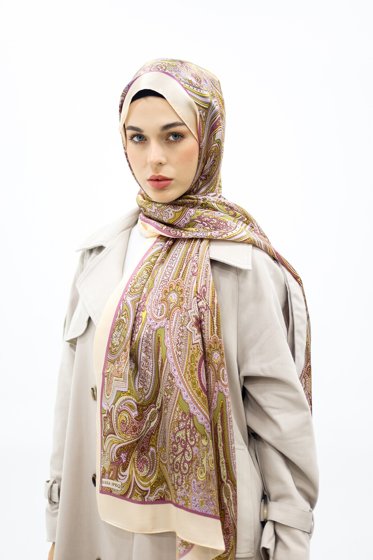 Mevsim Geçişlerinde Kurtarıcı Parça: İnce Dokulu İpek Şallar