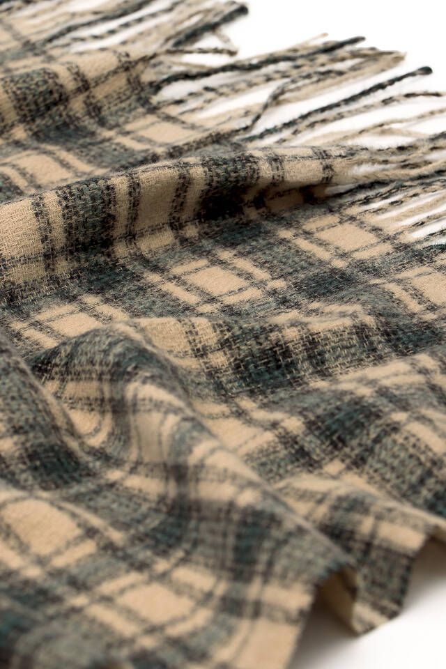 Beige Green Plaid Pattern Winter Shawl - 4