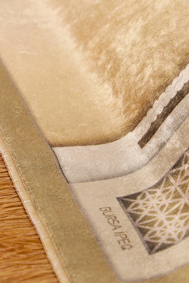 Beige Velvet Carpet Prayer Rug - 2