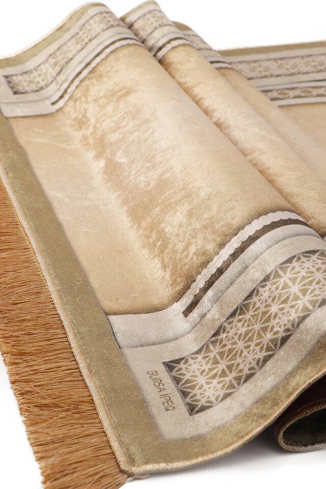 Beige Velvet Carpet Prayer Rug - 3