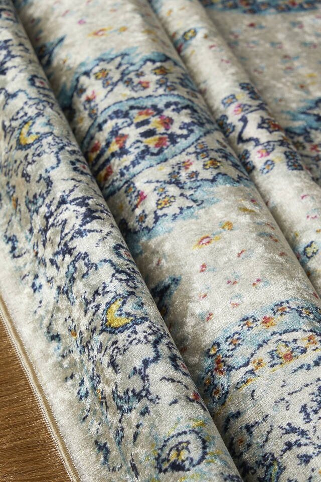 Beige Velvet Carpet Prayer Rug - 2