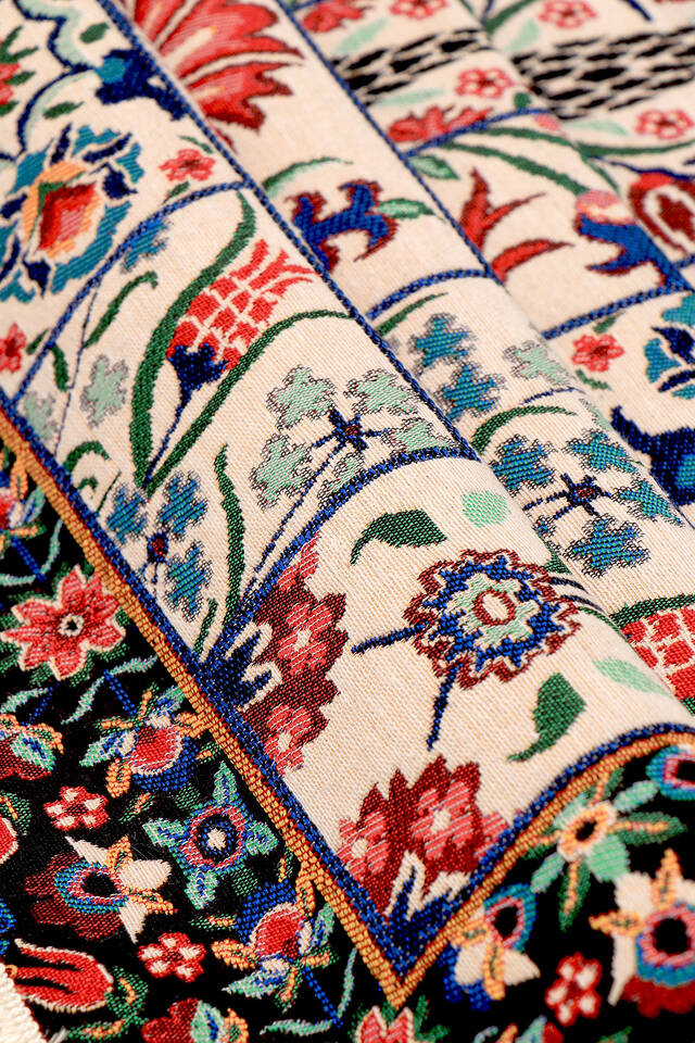 Black Carnation Pattern Tapestry Prayer Rug - 2