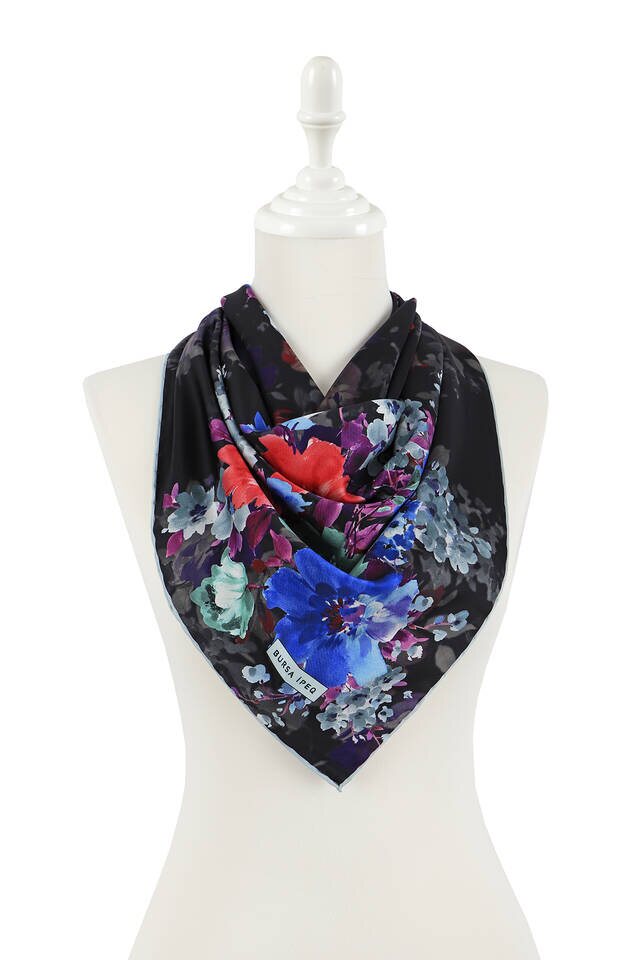 Black Geranium Pattern Silky Square Scarf - 2
