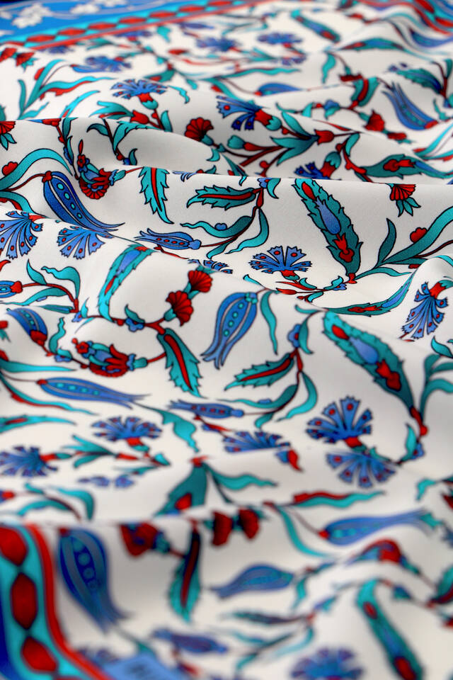 Black Tulip Carnation Pattern Silky Pocket Square - 3