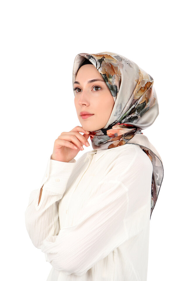 Gray Camellia Pattern Sura Silk Scarf 