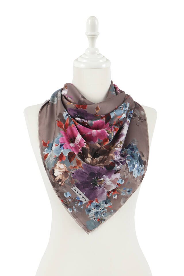 Cream Geranium Pattern Silky Square Scarf - 2