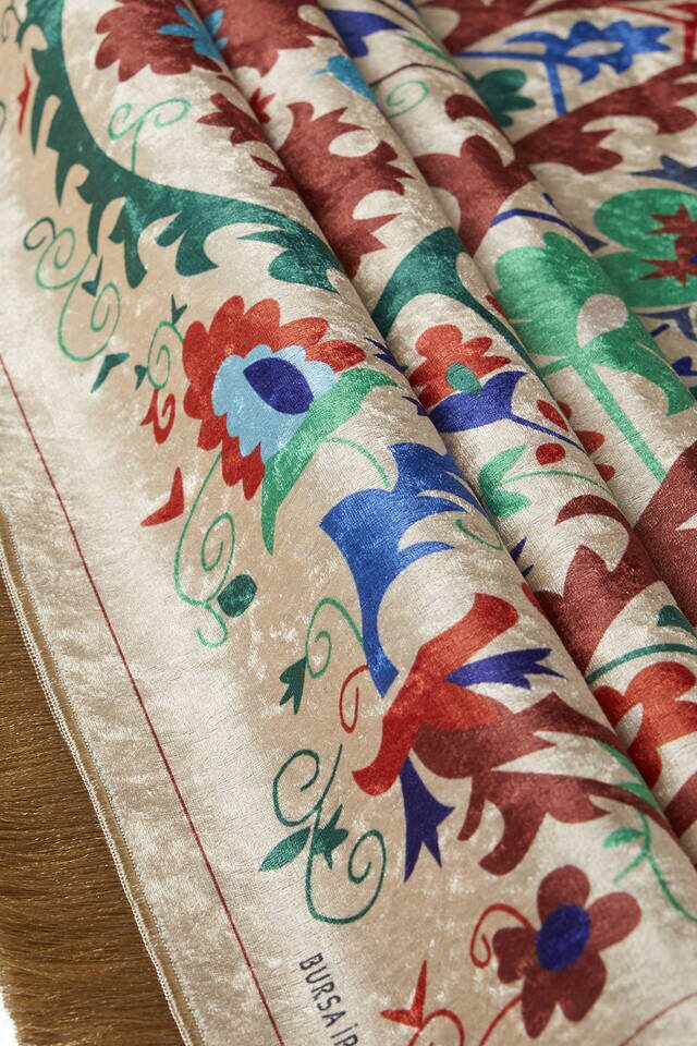 Cream Velvet Carpet Prayer Rug - 2