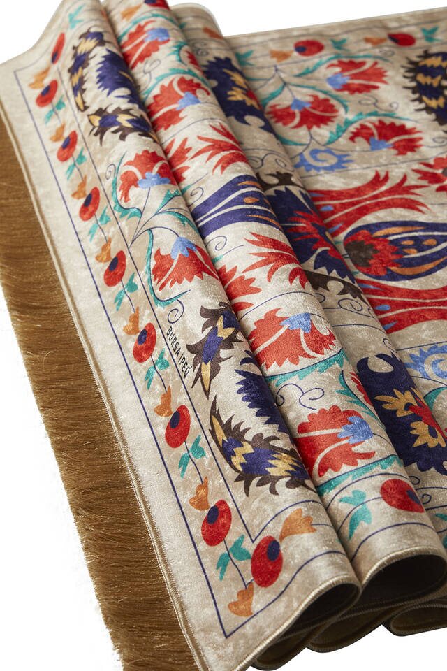 Cream Velvet Carpet Prayer Rug - 3