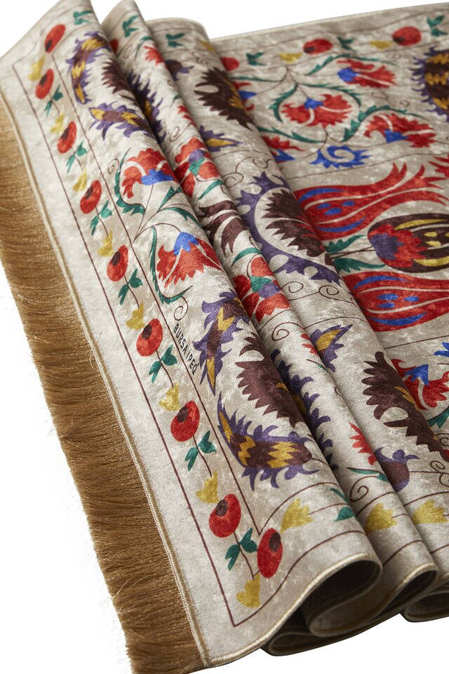 Cream Velvet Carpet Prayer Rug - 3
