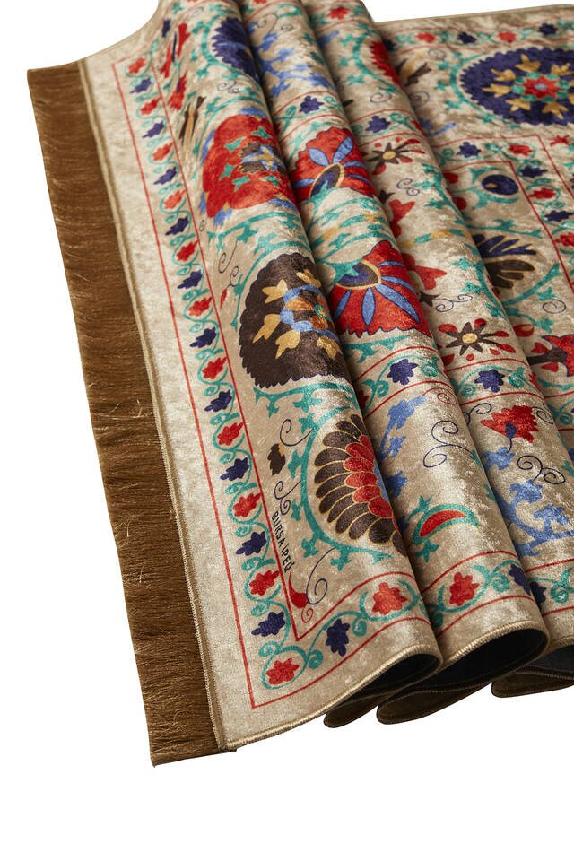 Cream Velvet Carpet Prayer Rug - 3