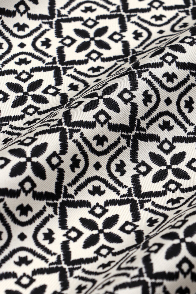 Cream Dream Pattern Twill Silk Scarf - 4