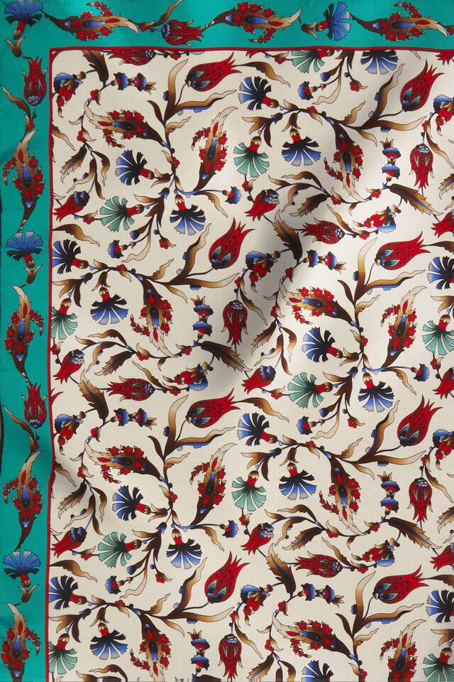 Ecru Oil Carnation Tulip Pattern Silk Square Scarf - 4