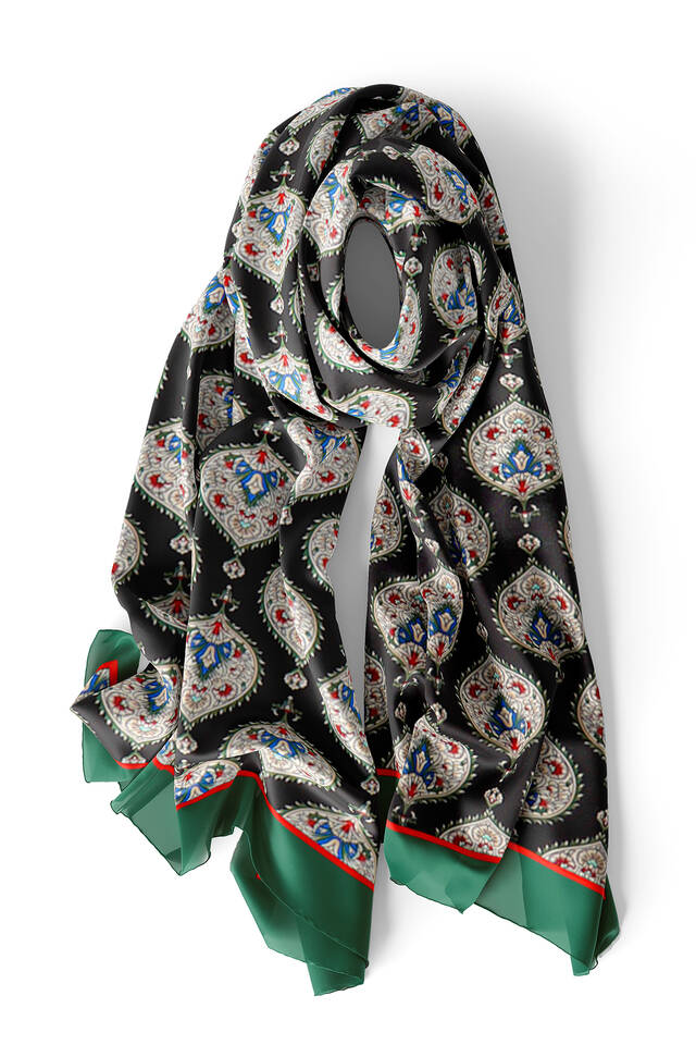 Emerald Hatai Pattern Silk Foulard - 3