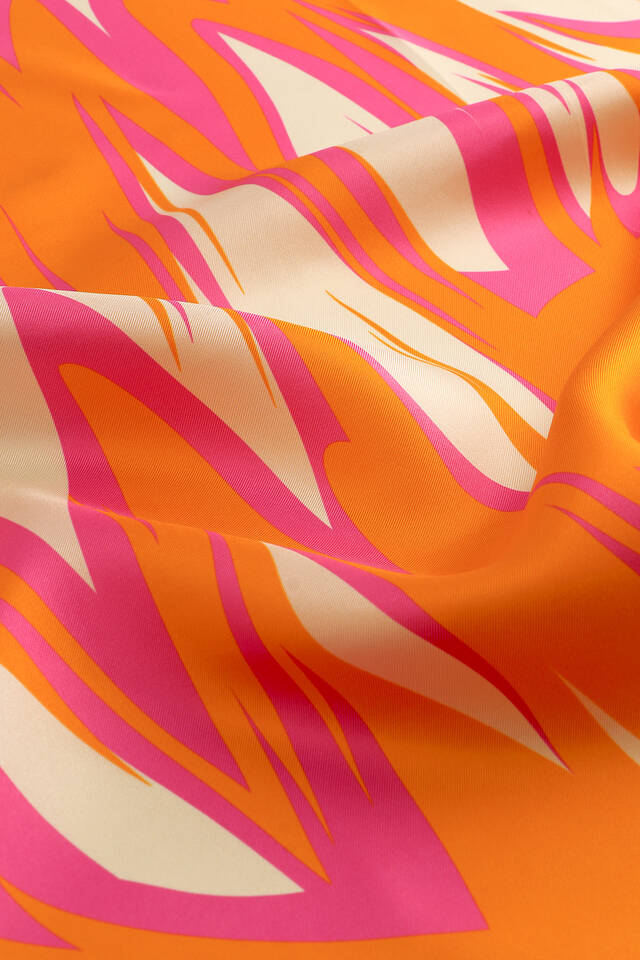 Fuchsia Nilsu Pattern Twill Silk Square Scarf - 3