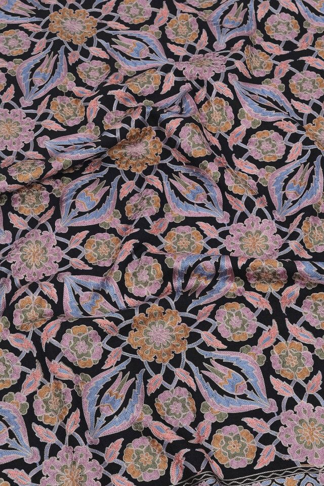 Siyah Full İşlemeli Suzani Yün Şal - 3