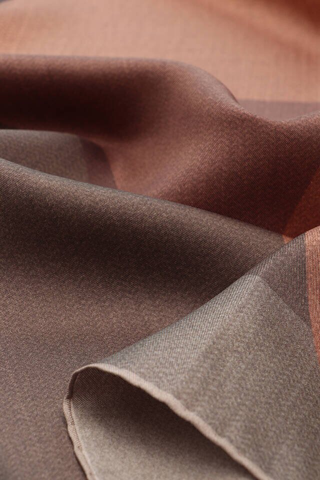 Kahverengi Somon Geometrik Desen Twill İpek Eşarp - 3
